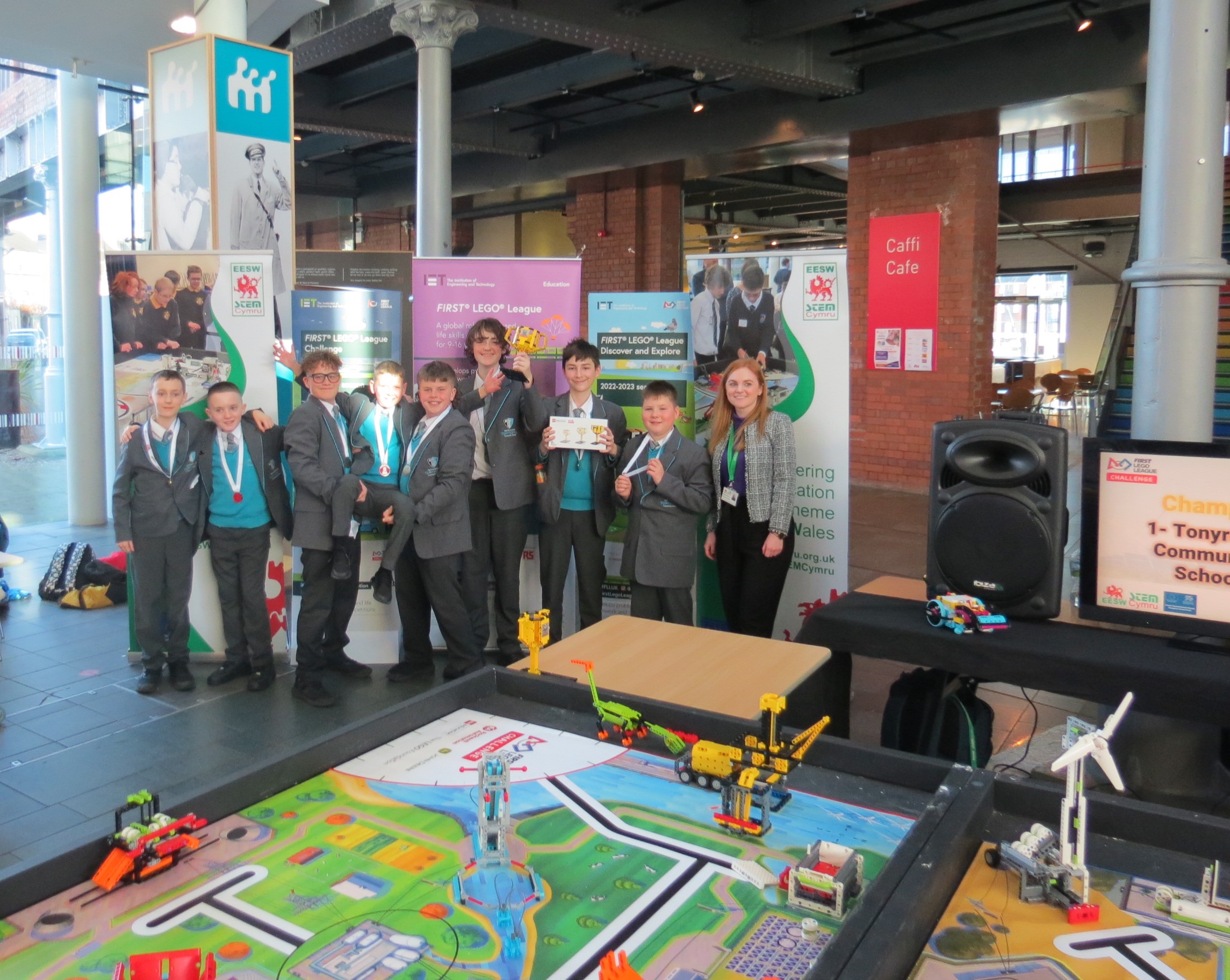 Rowndiau Terfynol Rhanbarthol Cyntaf Cynghrair Lego EESW STEM Cymru 2023